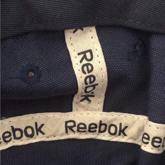 Toronto Maple Leafs NHL Hockey Canada Reebok 2-tone S/M Logo Bucket Hat NWT - Picture 5 of 8